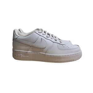 Nike Air Force 1 LE (GS) Triple White Size 5.5Y, 7 US Women's Basketball